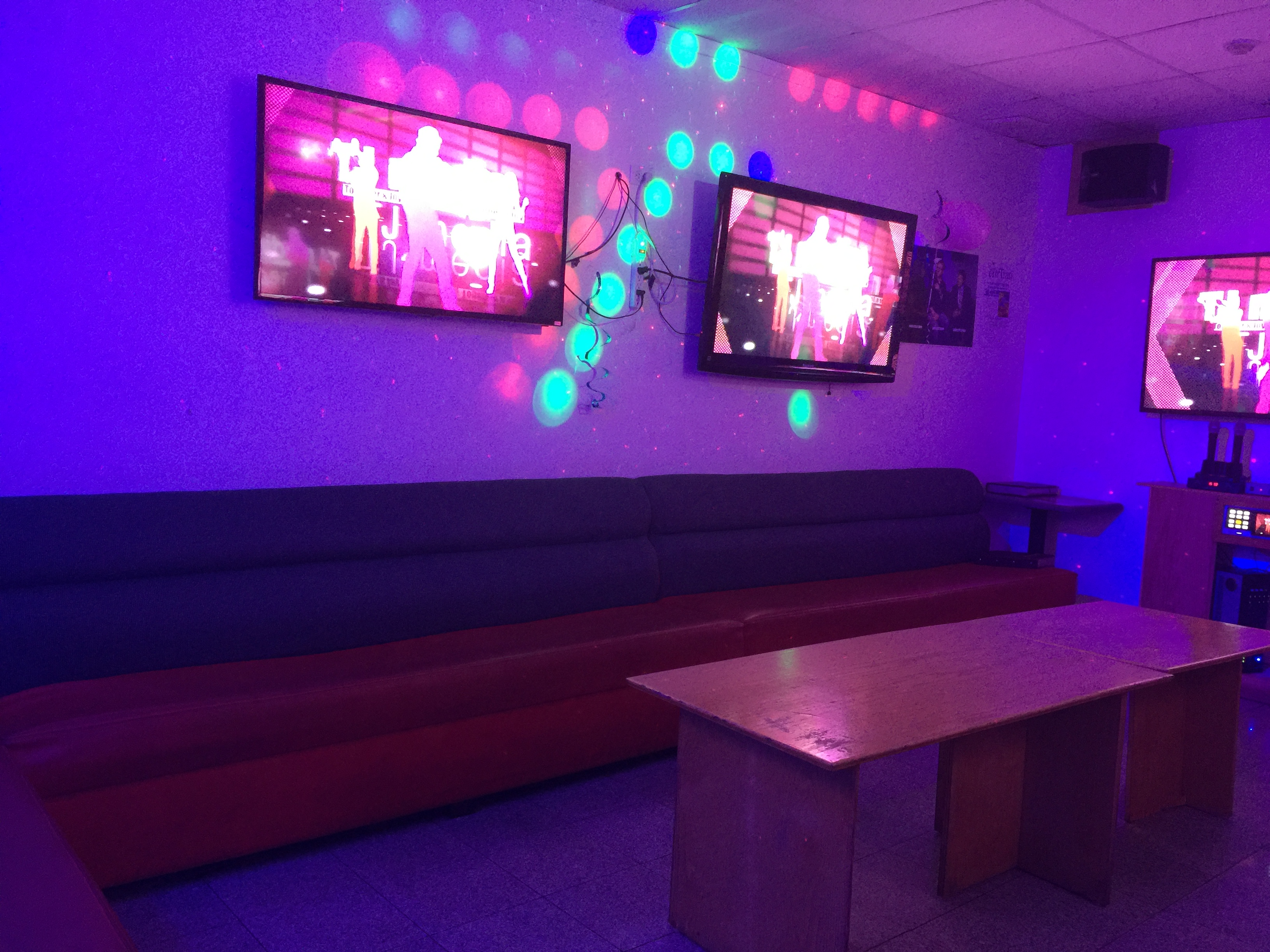 Large VIP Karaoke Room Lincoln Chicago