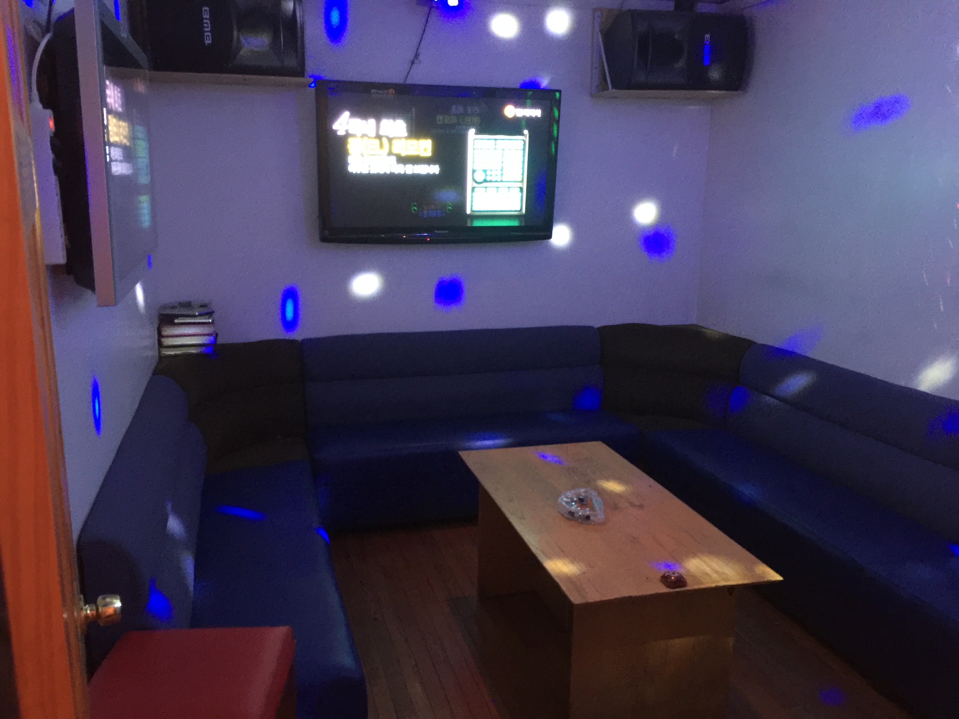 Medium Karaoke Room Lincoln Chicago